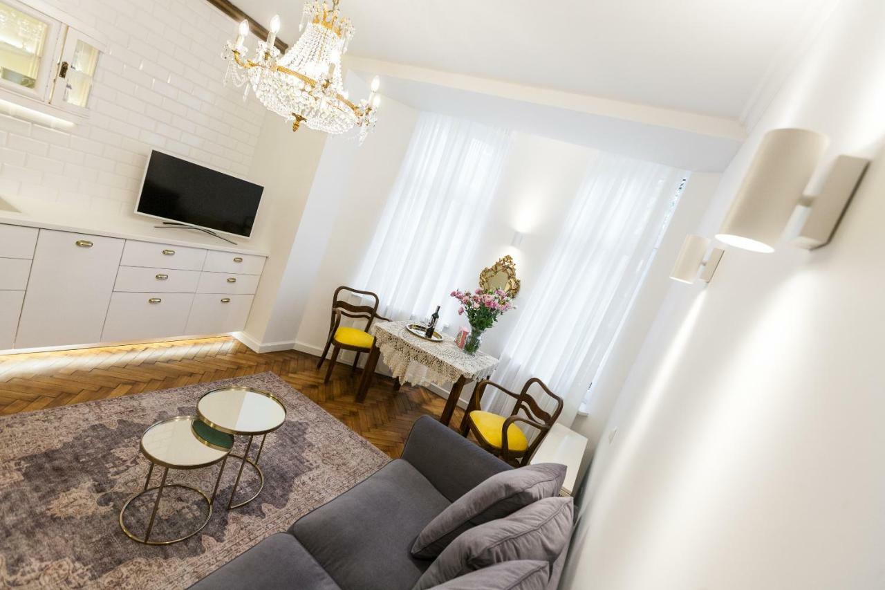 Luxury Apartment Pod Zyrandolem Krakow Luaran gambar