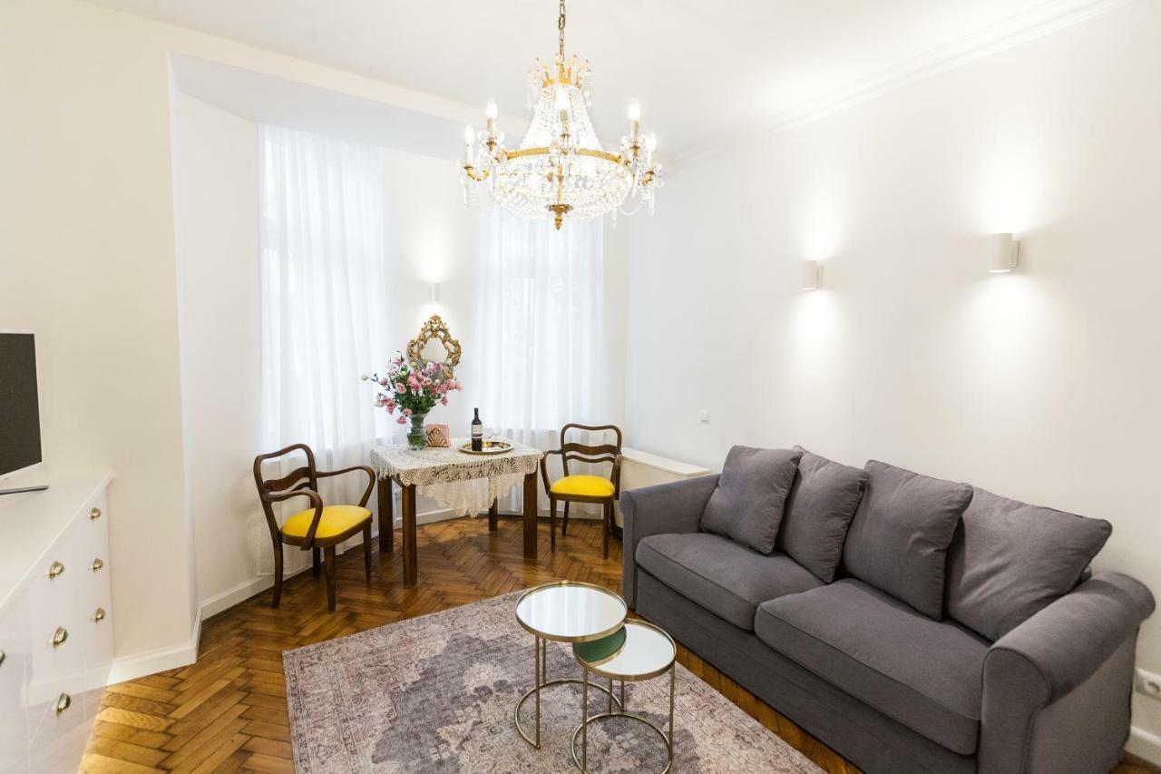 Luxury Apartment Pod Zyrandolem Krakow Luaran gambar