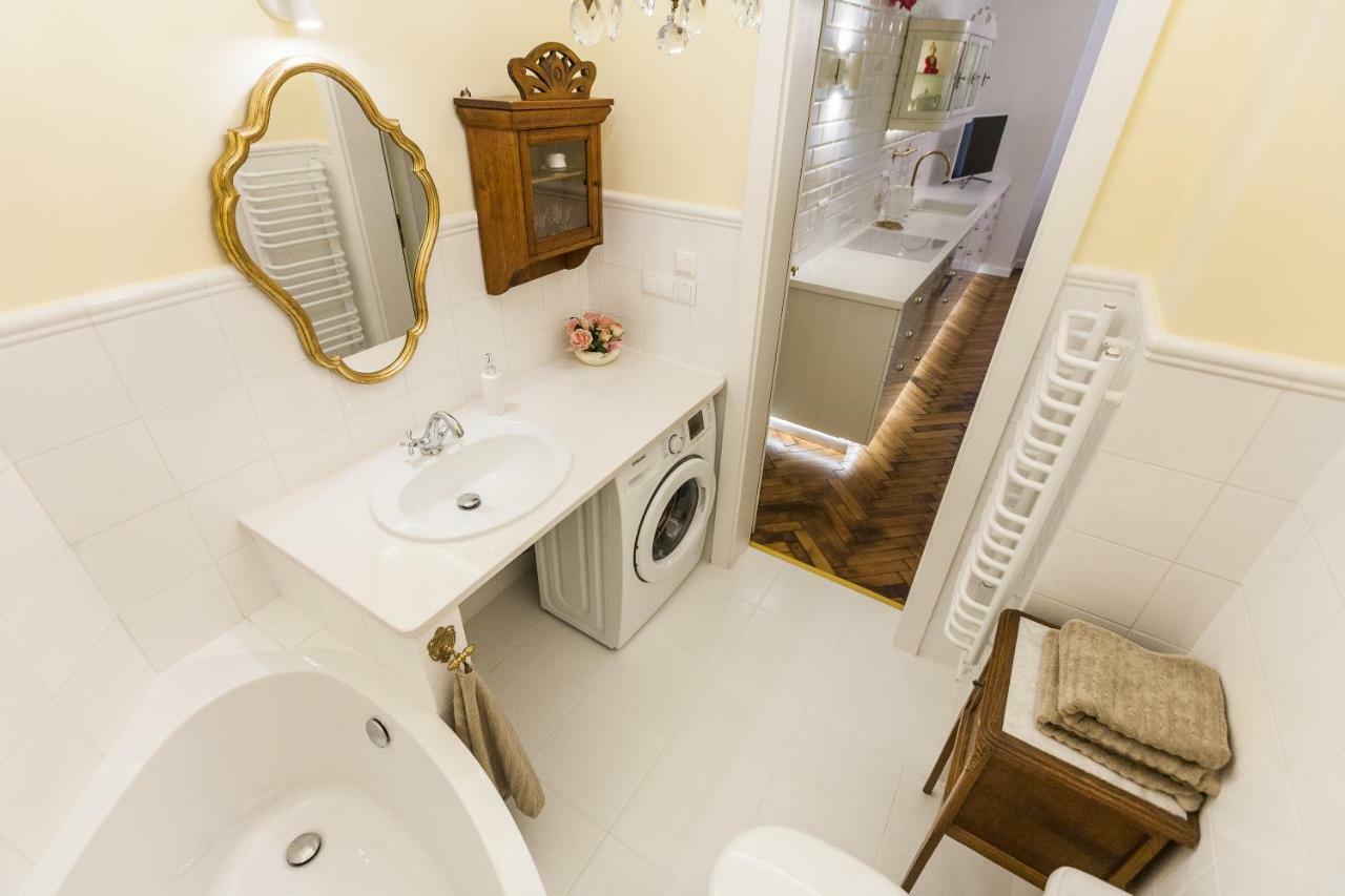 Luxury Apartment Pod Zyrandolem Krakow Luaran gambar