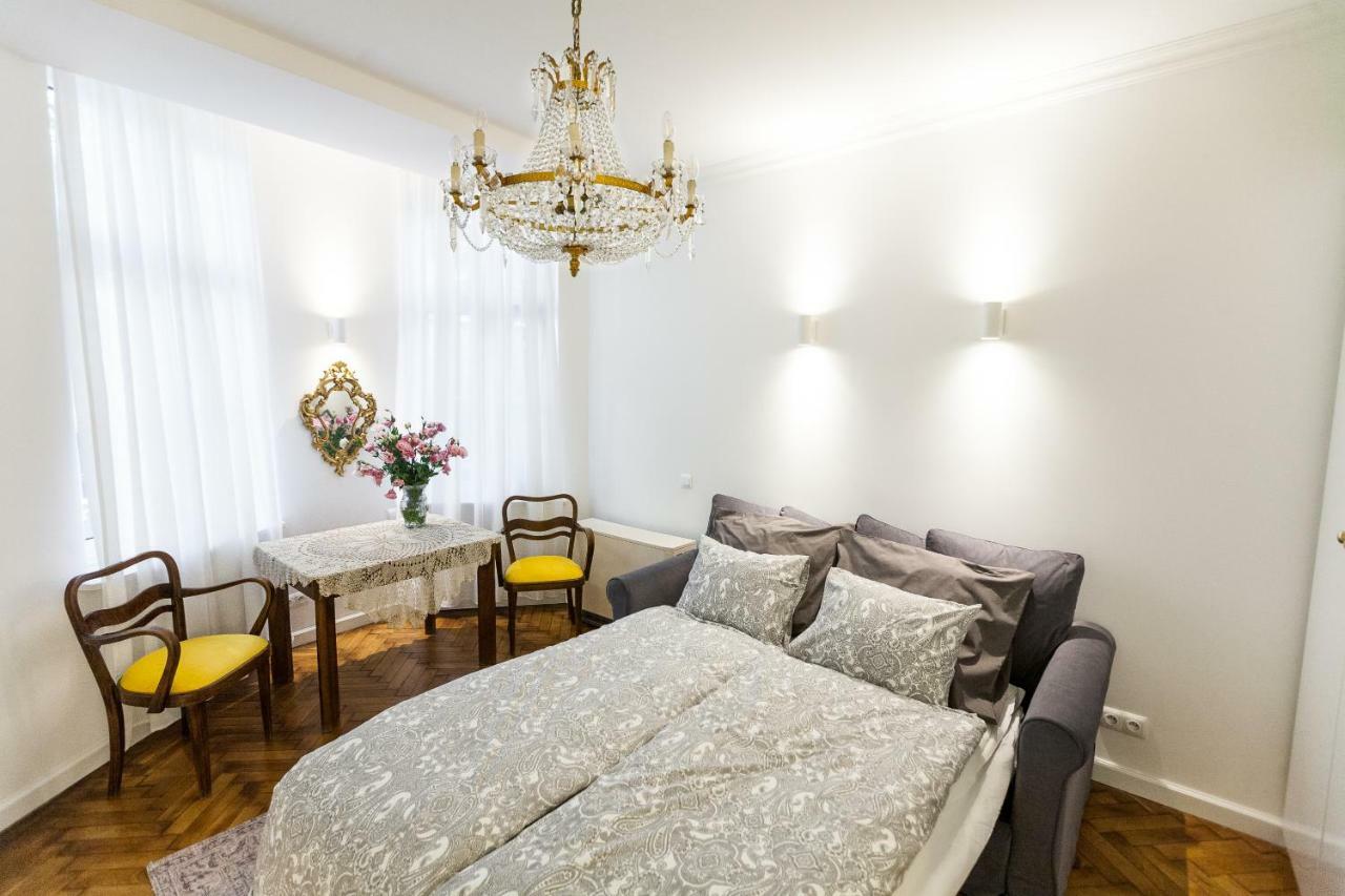 Luxury Apartment Pod Zyrandolem Krakow Luaran gambar